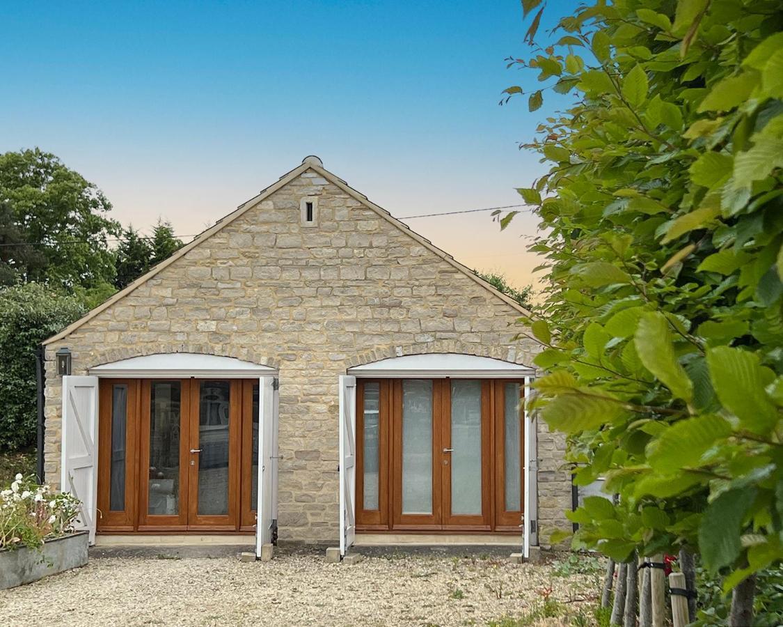 Whitley Old Garage Whitley (Wiltshire) Exterior foto